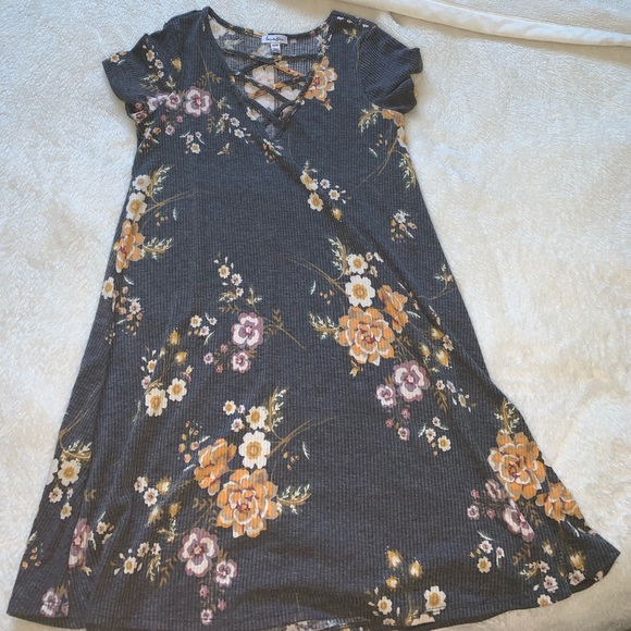 Cute Floral Dress - Picture 1 of 2